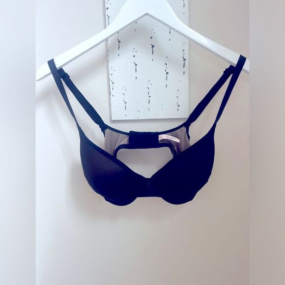 Victoria's Secret Black Push-Up Bra! Size 34D; Never been worn!  NWOT! - Picture 2 of 7